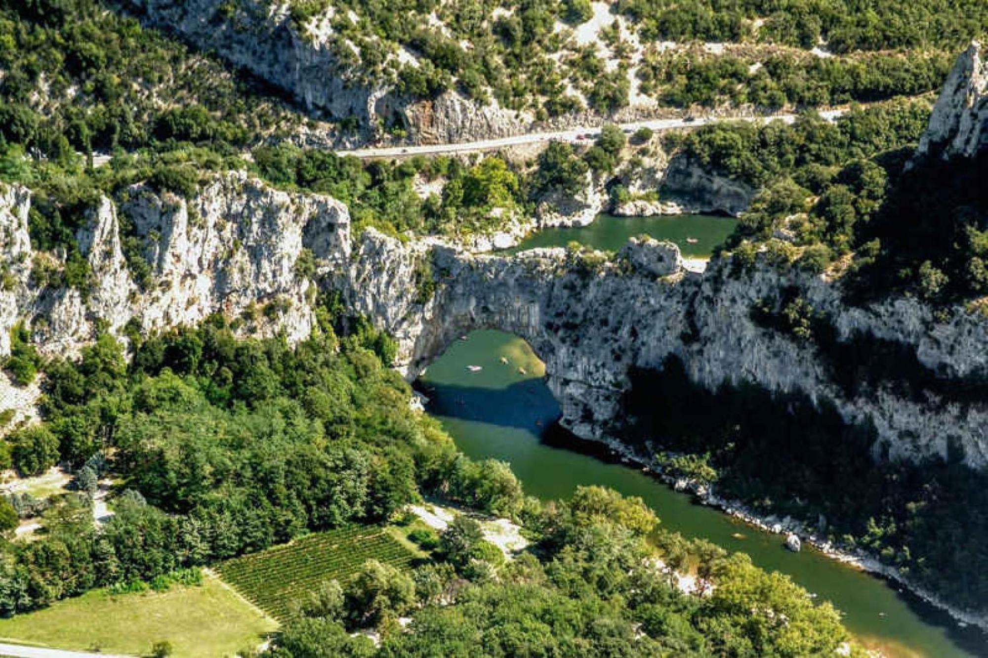 2 Chambres Evasion Ardechoise Villeneuve-de-Berg Exteriör bild